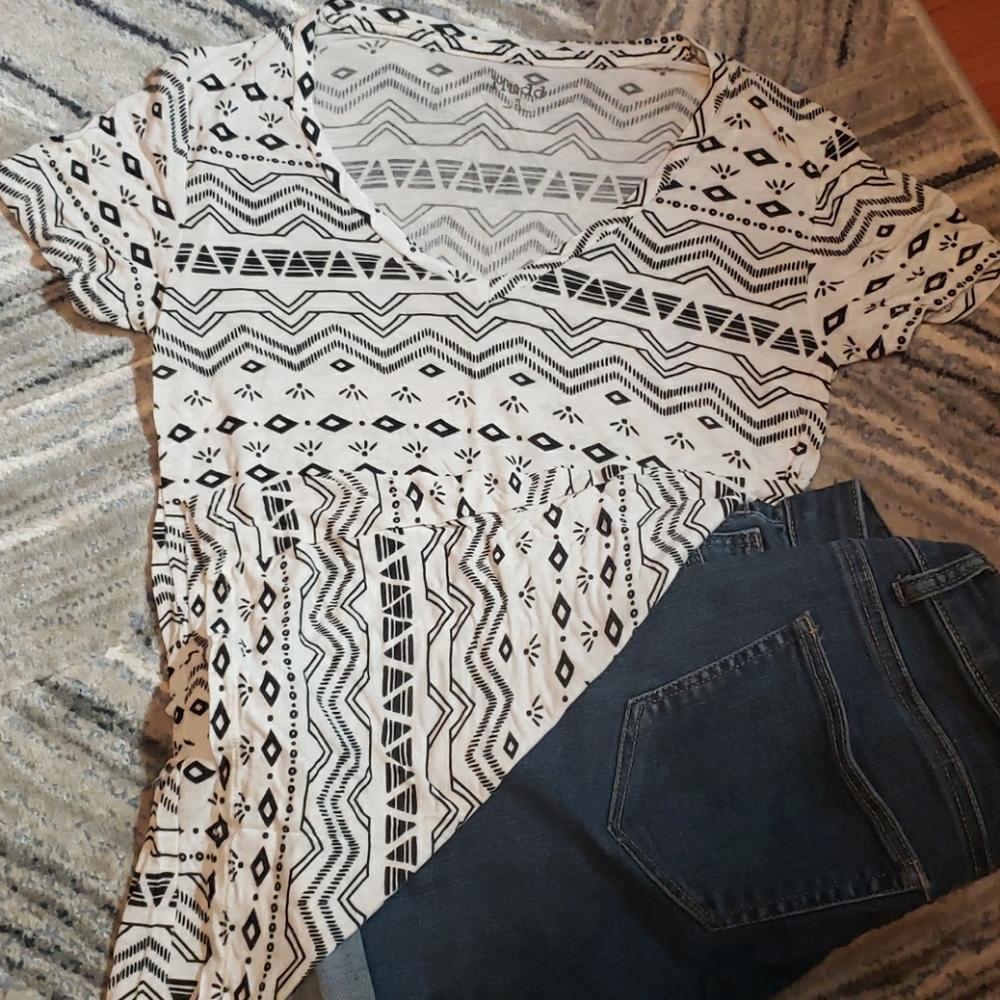 Aztec Print V-Neck